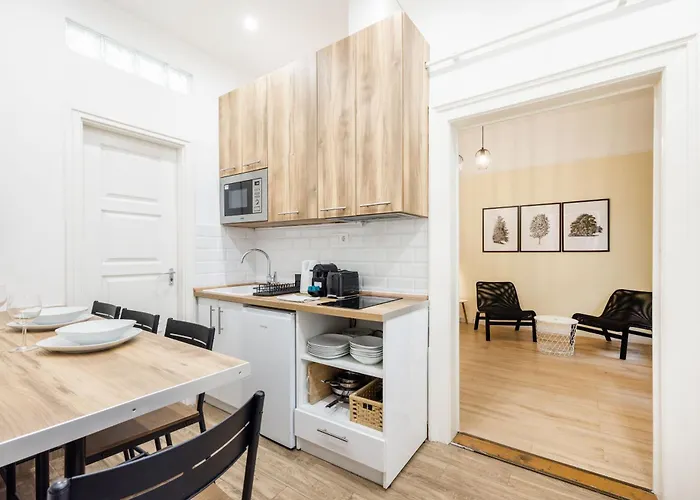 Compact Two-bedroom Retreat With Ac & Free Parking * 부다페스트