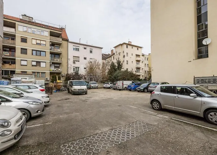 Compact Two-bedroom Retreat With Ac & Free Parking Apartamento Budapest