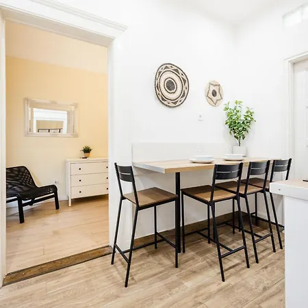 Lejlighed Compact Two-bedroom Retreat With Ac & Free Parking Budapest