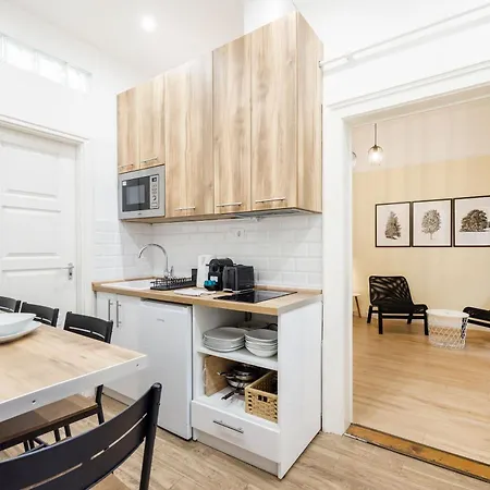 Compact Two-bedroom Retreat With Ac & Free Parking * 布达佩斯